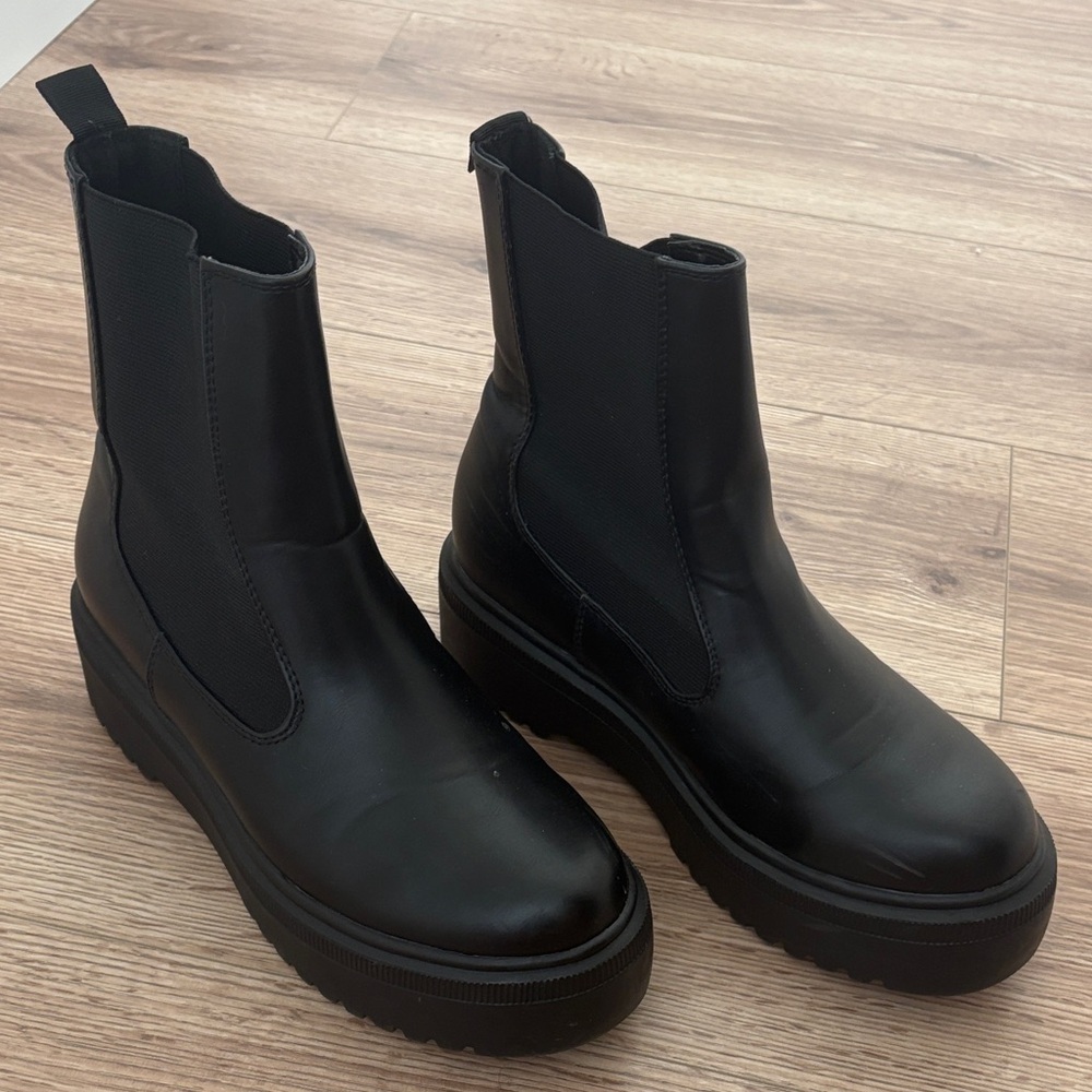 Soda Black Women's Ankle Booties